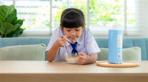 Humingi ng Baon Para Pumasok sa Skul Pero Titi Pala ng .